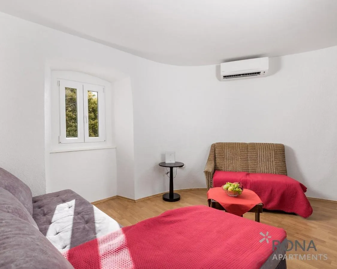 Rona Apartment More 로브란