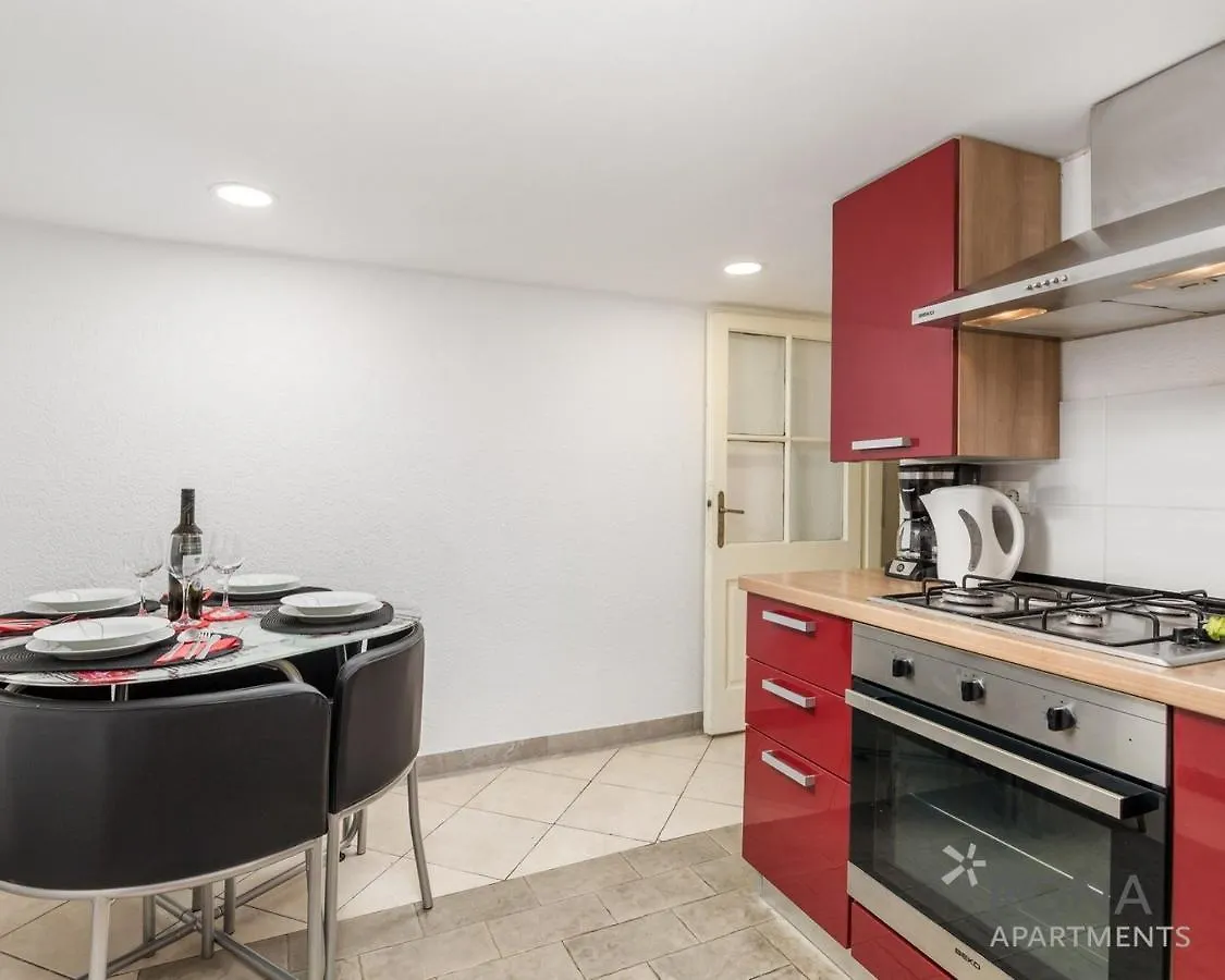 Rona Apartment More 로브란